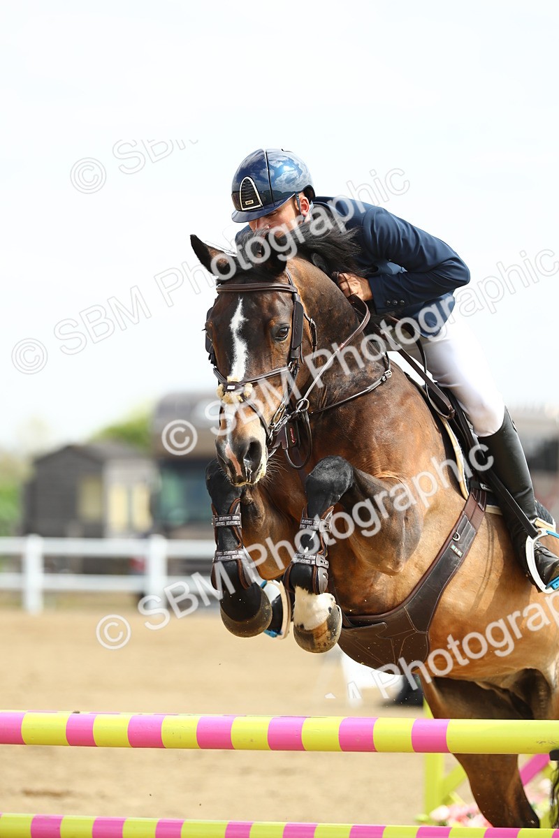 SBM_001214 - Class 4 - Senior Newcomers 1.10m