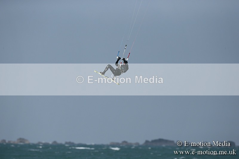 KS 020413-230 - Kite Surfing
