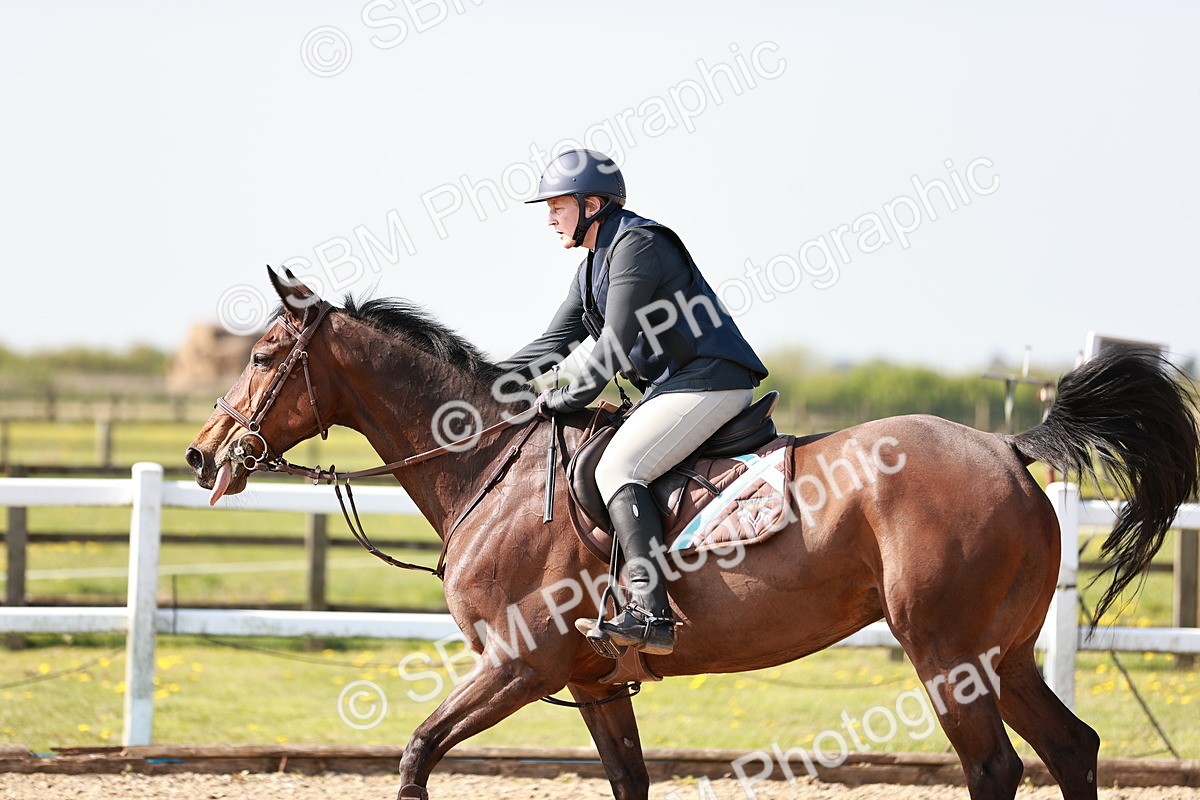  - Class 21 - Senior British Novice - 90cm