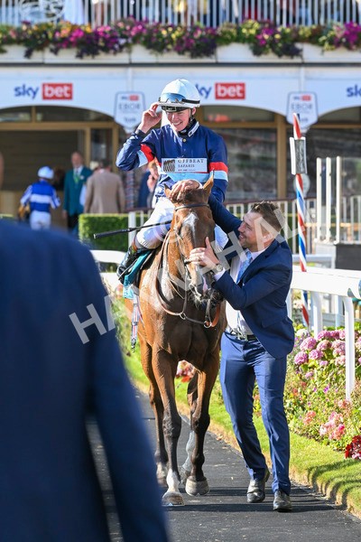240824-Race 7-Sir Busker-2041 - Race 7 5.20pm Sky Bet Finale Handicap