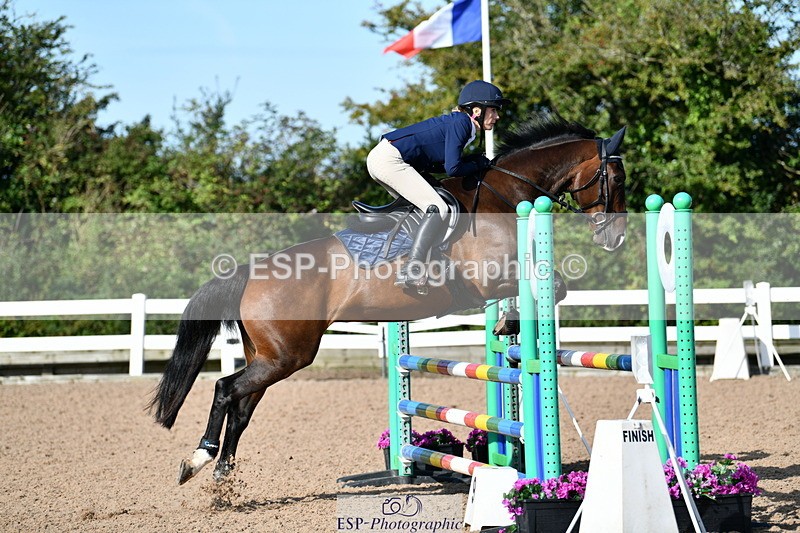 240913A-100429-03090 - Cls 20 Snr British Novice and 90cm Open