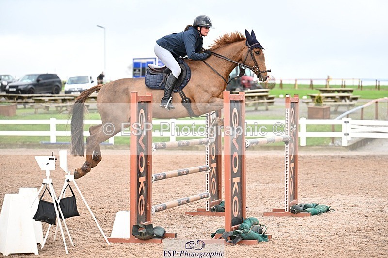 251206-135848-01220 - Cls 13 Snr Foxhunter and 1.20m