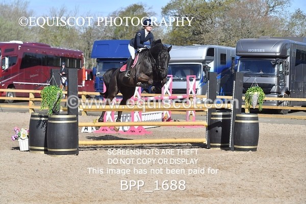 BPP_1688 - CLASS 18 SUN Senior Newcomers/ 1.10m Open