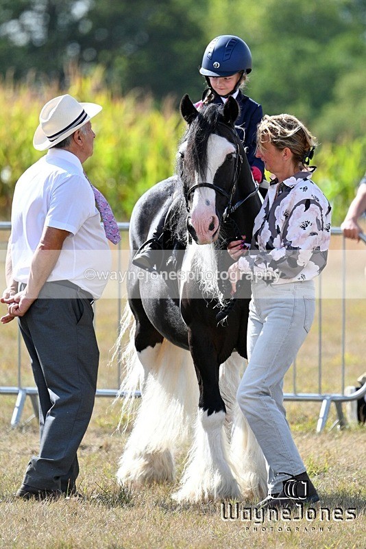 WJ7_9831 - Kellie and Nancy at Swallowfield 31-08-26