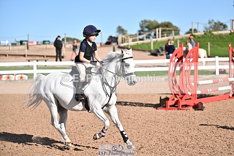 260915-164558-00094 - Clear Round and 60cm