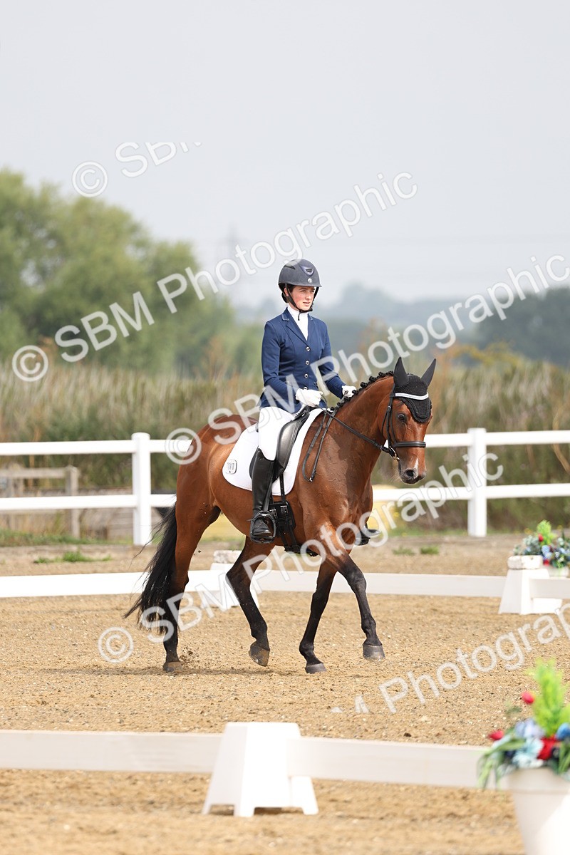 SBM_005467 - Class 6 - Novice 6 - 9.30-10.12