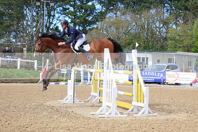 3E7A2345 - Class 9: Senior 1.30m open
