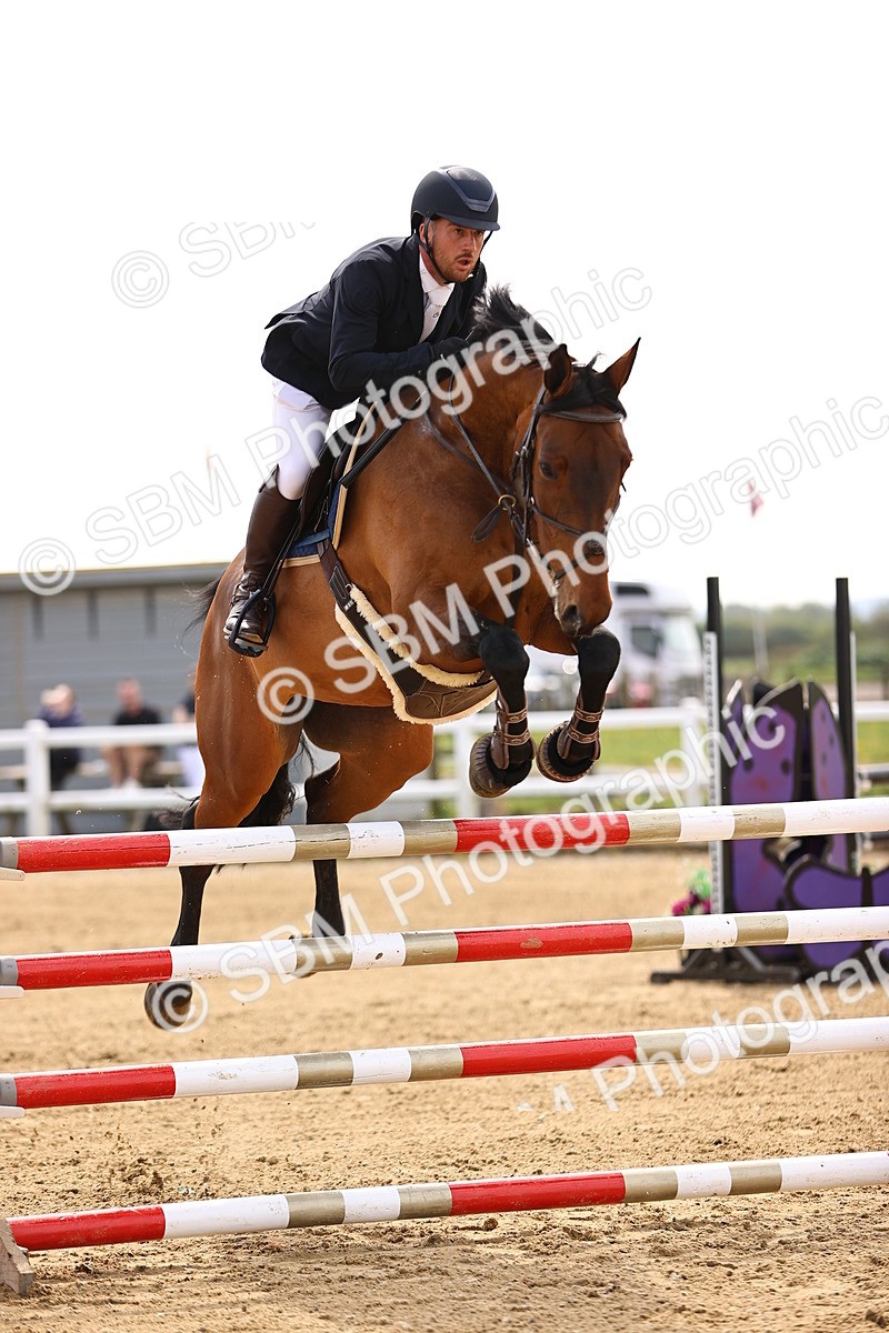 SBM_002298 - Class 11 - Senior newcomers - 1.10m