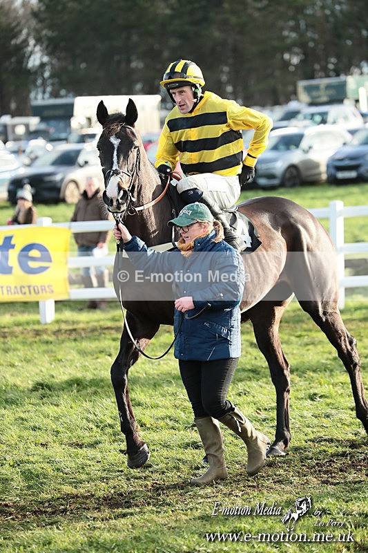 PtP 141225  2002 - New Forest Hounds PtP Larkhill 14/12/25