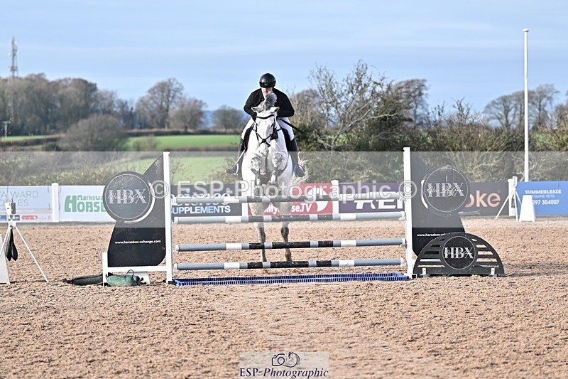 251126-121522-00414 - Cls 4 Newcomers and 1.10m