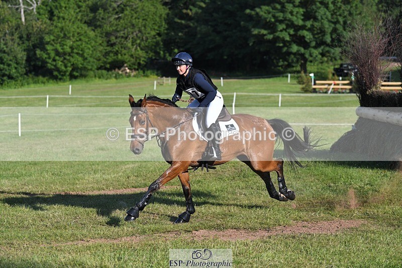 230527-181854-14110 - 177-ARGENTINO_BK-Dani_Evans-XC