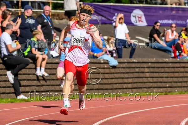 Age26 SUN-921427 - Track Male Set One