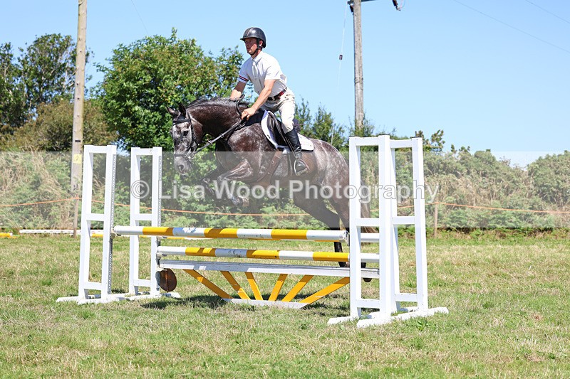 3E7A5443 - Class 9: Senior British Novice/90cm open