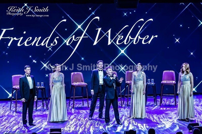 7KJS0420 - Ambition show team