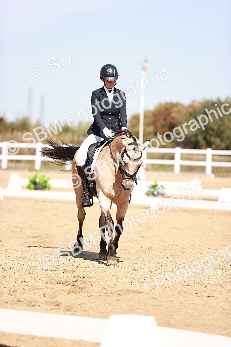 SBM_004633 - Class 12 - Novice 5 - 10.31-11.41