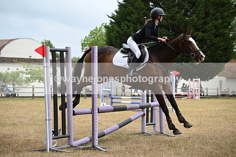 WJ6_0570 - Class 14 Intermediate Jumping 75cm