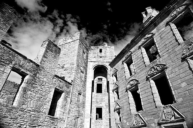 Caerlaverock Castle - 7391 - Black and white