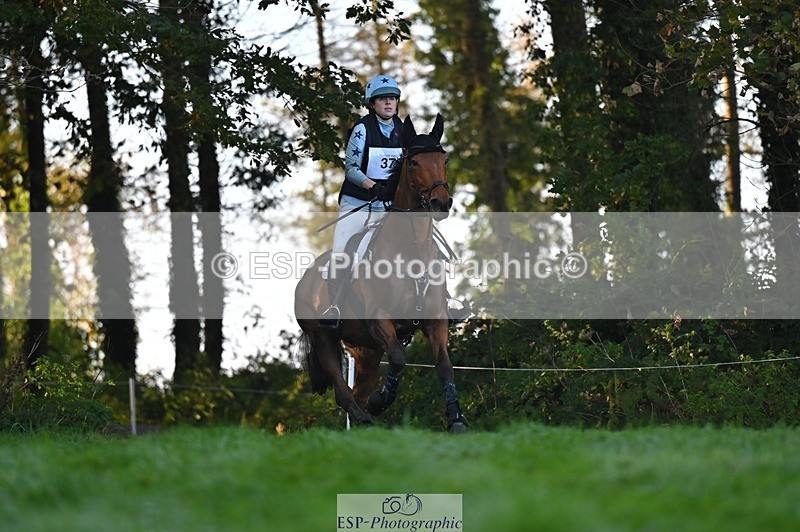 241026-093435-11002 - 376-Rachael.Hardman-WHIPPLETREE.HAILEYS.COMET