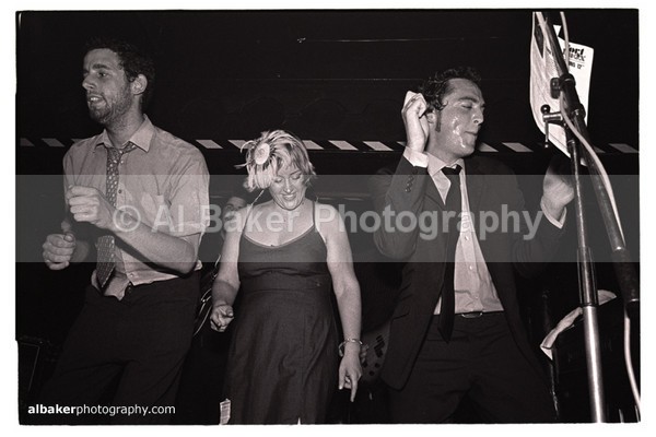 16 - Friends-&-Family @ the-roadhouse 12.07.03