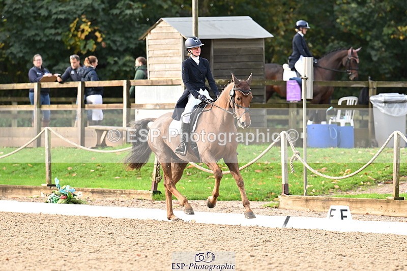 251023A-095312-01349 - B-124-Sophie.Lamb