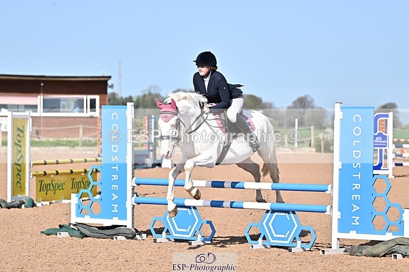 260408-103038-00173 - Cls 2 British Novice and 90cm