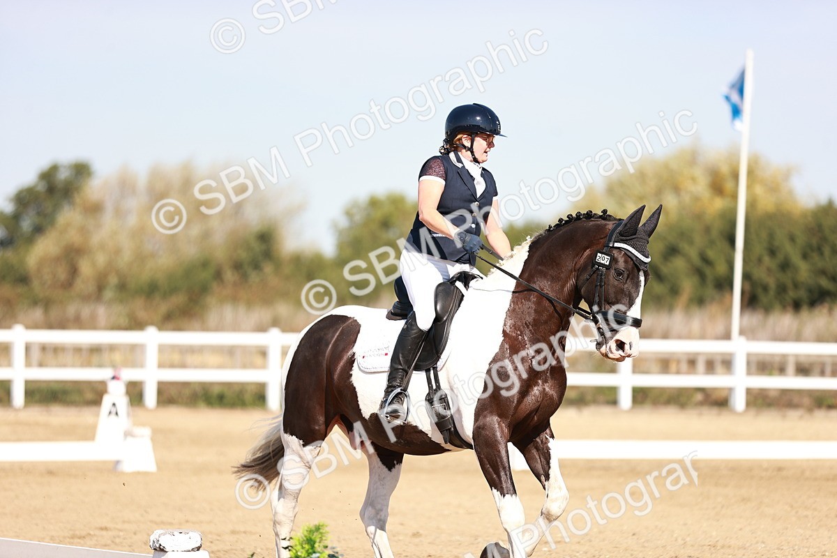 SBM_004326 - Class 12 - Novice 5 - 10.31-11.41