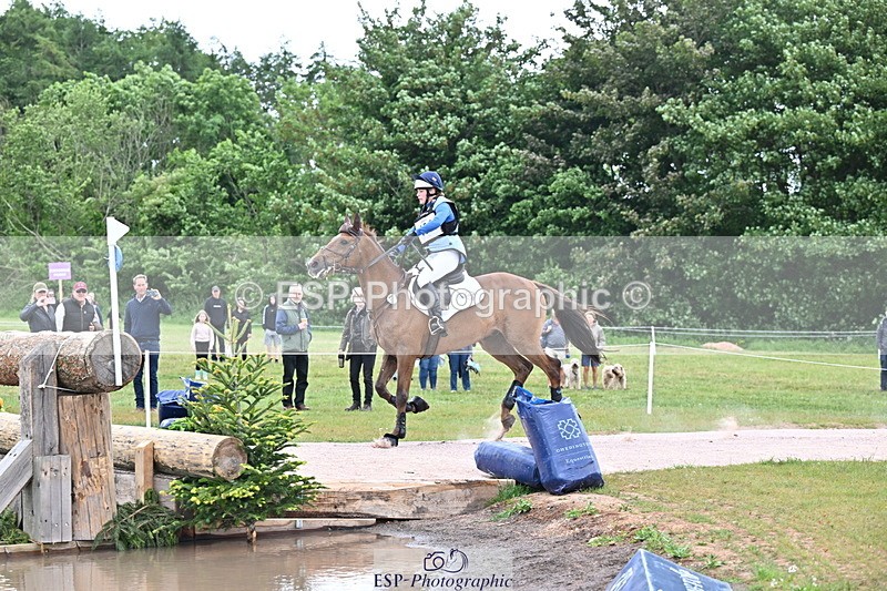 250525A-121247-15939 - D-402-Isabelle.Cook-CYMOON.F.Z