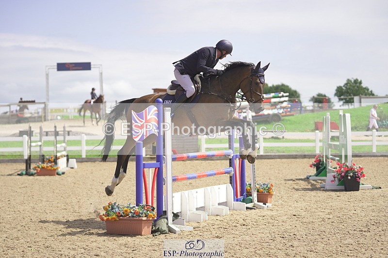 230810A-131802-02373 - Cls 4 1.05m Amateur Quali