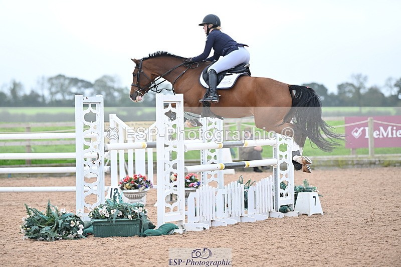 231013A-142720-02700 - Cls 9 Foxhunter & 1.20m Open