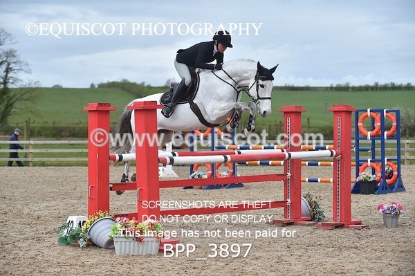 BPP_3897 - CLASS 4 Senior Newcomers/ 1.10m Open