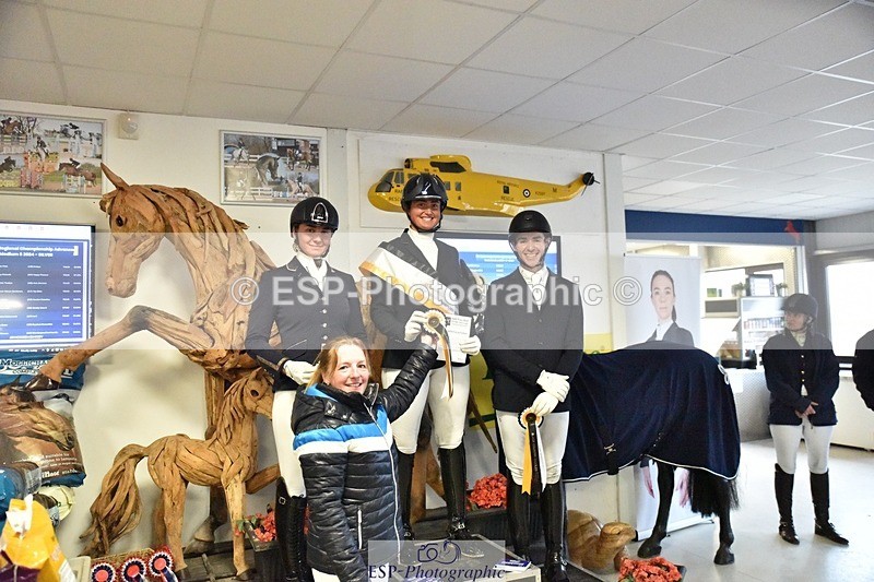 250214-153438-02577 - Advanced Medium Silver Presentations