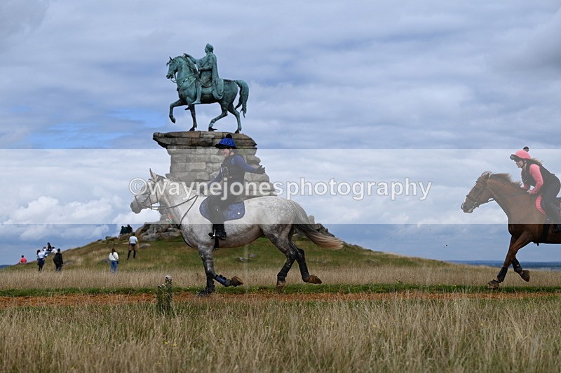 DSC_6779 - Time at Statue 12:45 to 13:15