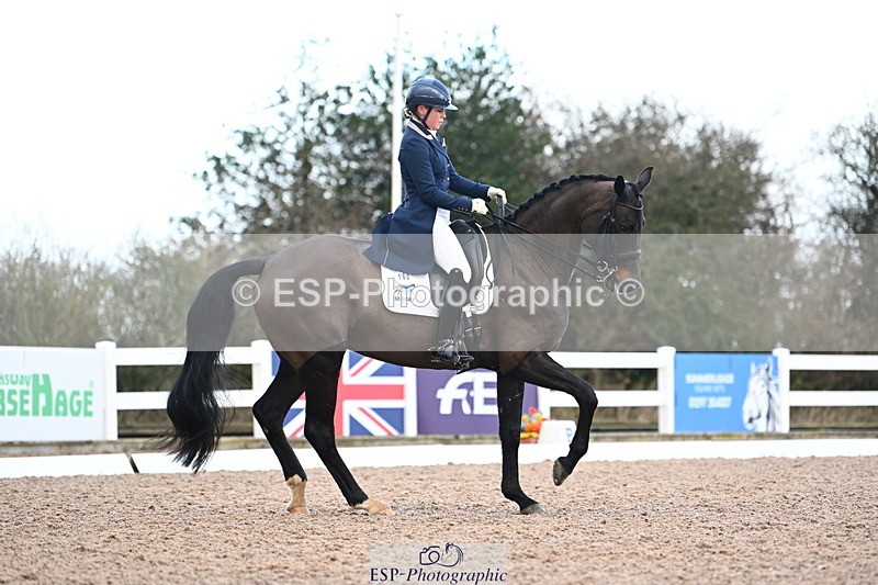 240218A-105014-06077 - 160-Abbie.Newbury-Seagry.Firstamour