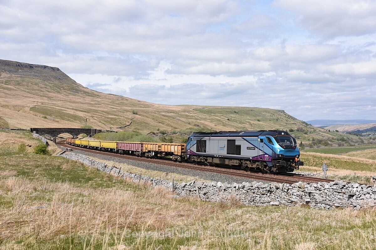 JL - 5.5.20 68028 'Lord President' 6K05 Carlisle - Crewe, Ais Gill - Ais Gill (road bridge southbound)