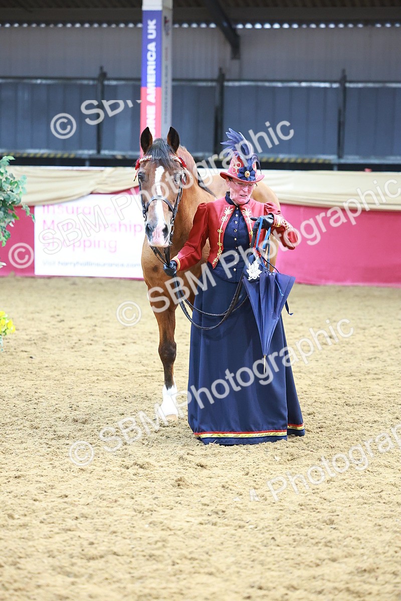 SBM_13631 - Class 104 - IH  Costume