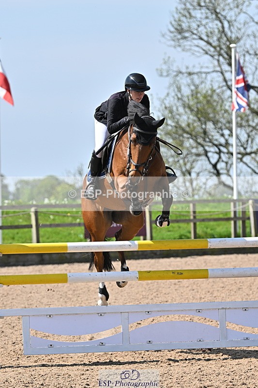 240509A-112350-01147 - Cls 9 Snr 1.20m Open