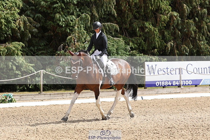 250809A-141442-03933 - 122-Lorraine.MorrisLissyegan.coloured.lady