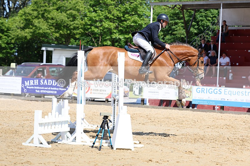 3E7A5905 - Class 4: Senior BN/90cm open