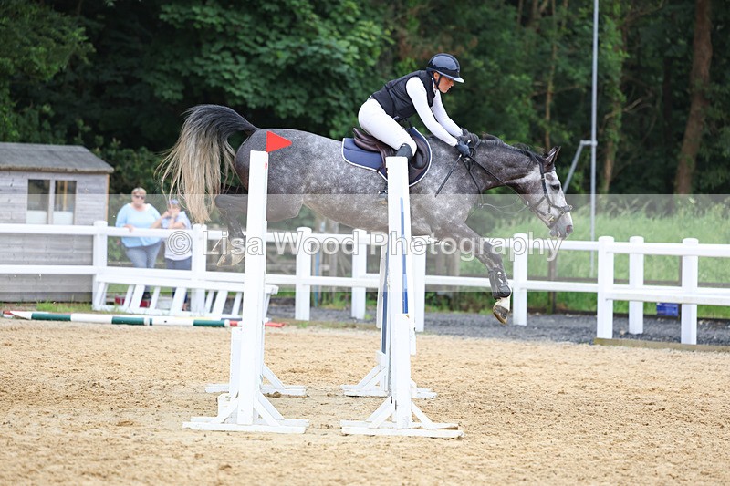 3E7A6464 - Class 8: Senior Newcomers/1.10m open