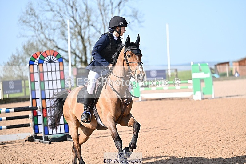 260408-102411-00143 - Cls 2 British Novice and 90cm
