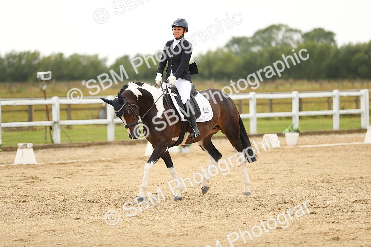 SBM_017693 - Class 13 - Novice 23 - 14.27-15.16