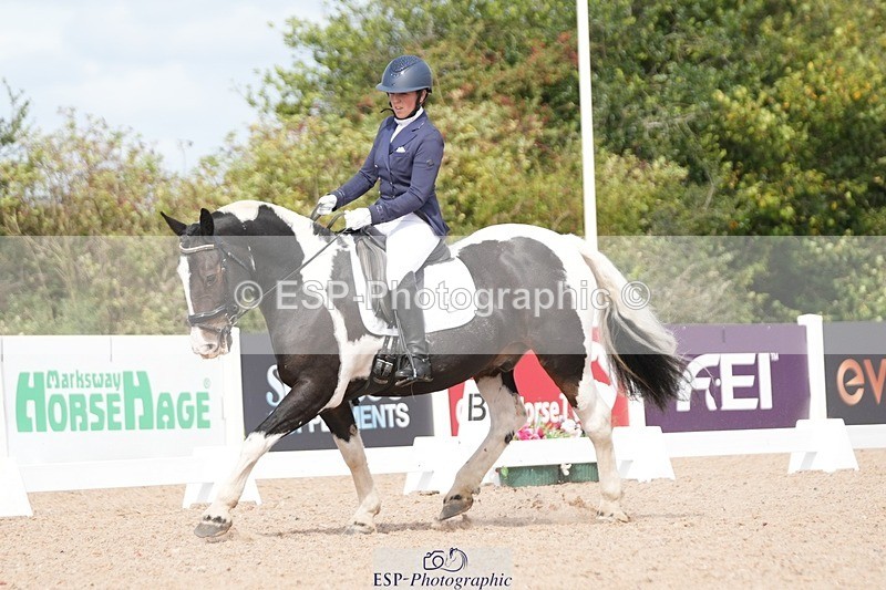 250906-121750-02300 - 082-Samantha.FussellDai.The.Pied