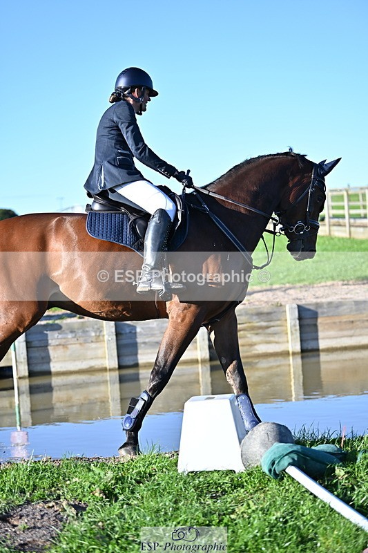 240912A-173857-02738 - Cls 7 Snr 90cm Open Speed Derby