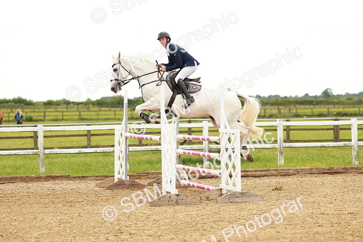 SBM_002097 - Class 4 - Senior Newcomers - 1.10m