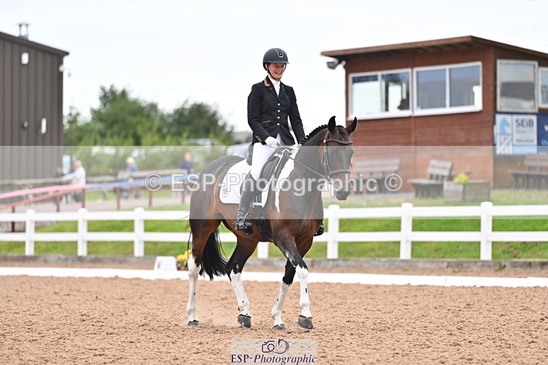 240817A-151726-10237 - 191-Sarah.Tancock-Fairly.Smart