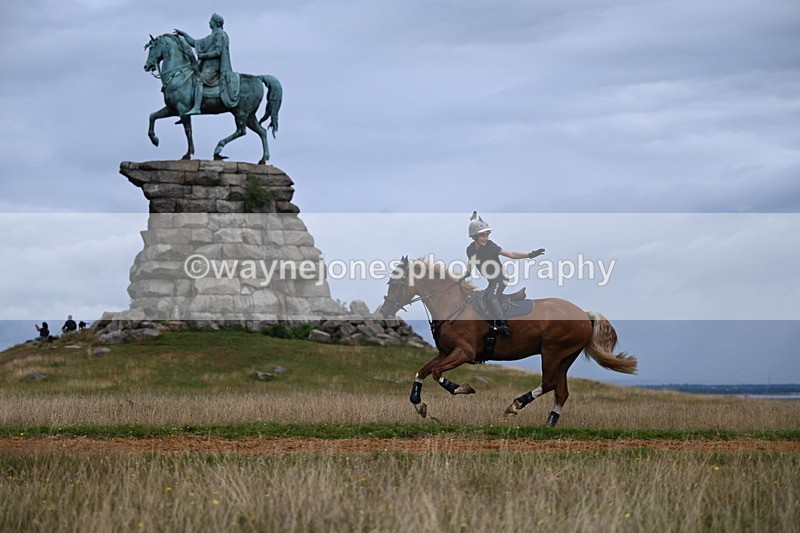 DSC_6029 - Time at Statue 12:17 to 12:44