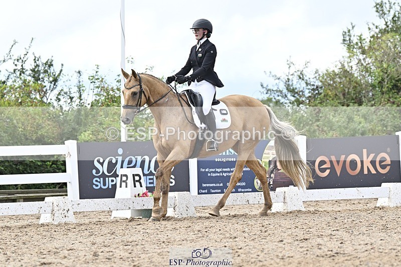 250907-170300-10871 - 054-Amy.Louise.LloydDiva.Royale