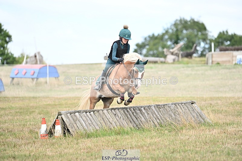 250821B-112800-00306 - Group C - Laraine