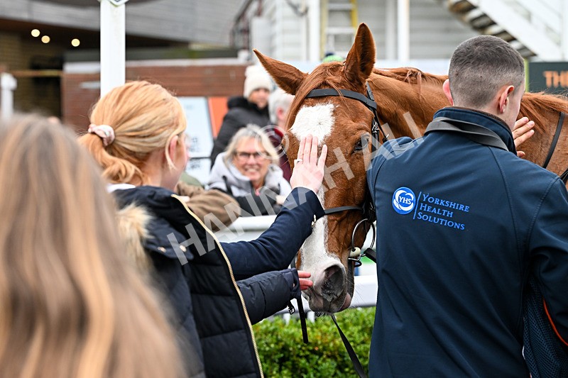 281225-Race 1-Couldbeaweapon-0038 - Race 1