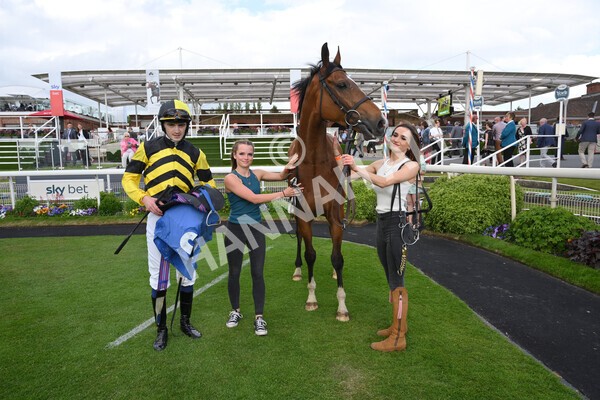 yr10062022r7-28 - Race 7 5.10pm Andy Thornton Hospitality Furniture Stakes